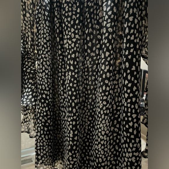 Boutique Ruffle and Dots Black Sheer Flowing Blouse Size L - Picture 7 of 16